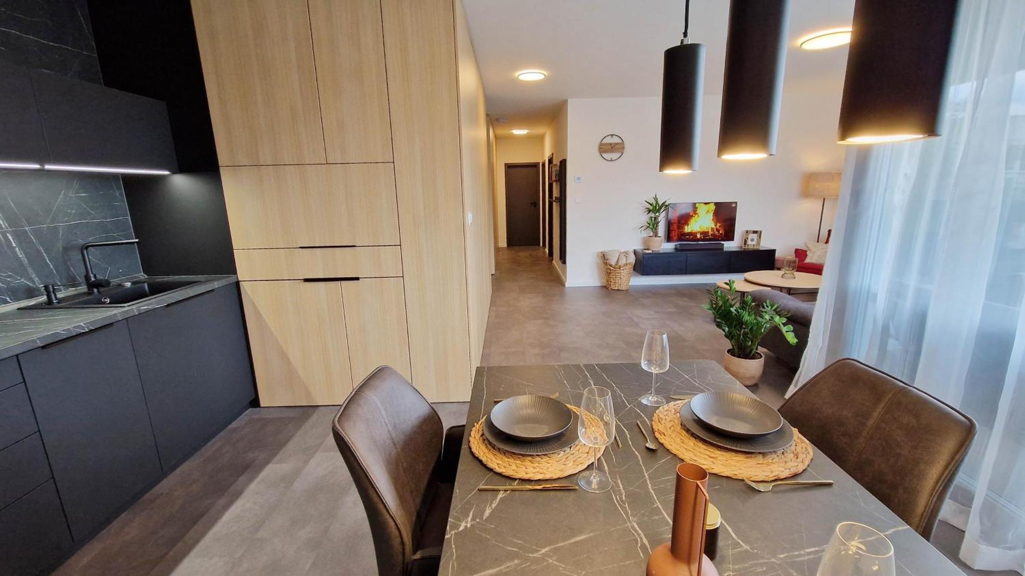 Hillshome - 84M2 Moderny Byt S Terasou Aj Saunou Liptovský Mikuláš エクステリア 写真